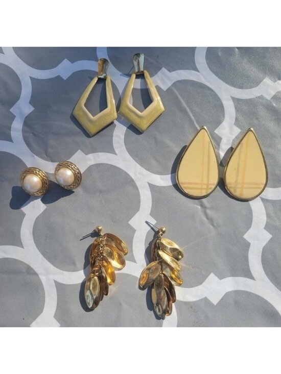 Jewelry - Set of 4 1980's Goldtone Pierced Earrings
